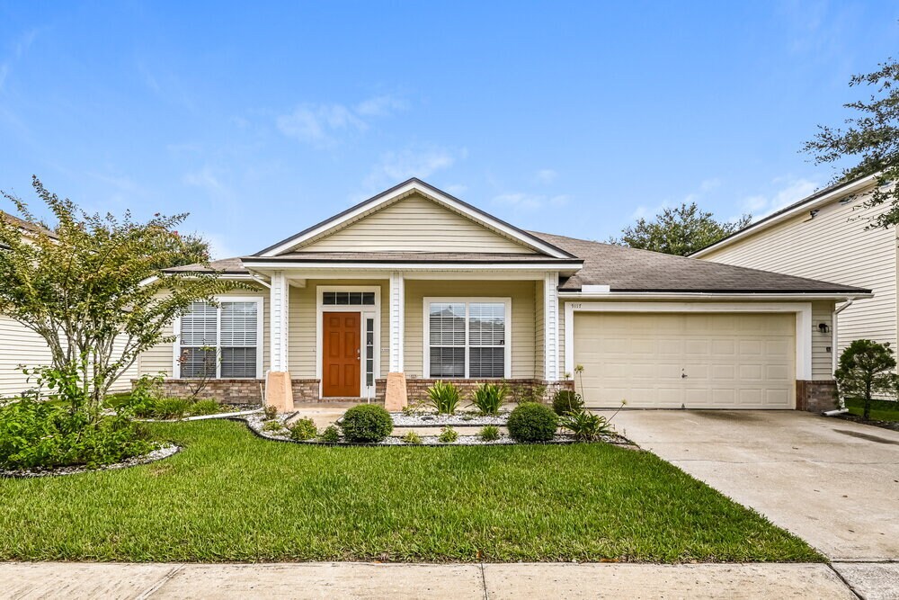 9117 Prosperity Lake Dr in Jacksonville, FL - Foto de edificio