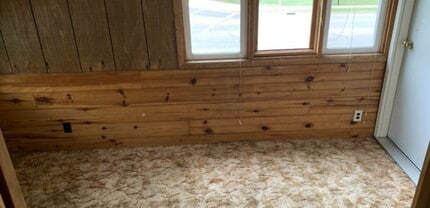 1329 State St, Unit 1329 State St #4 in Eau Claire, WI - Building Photo - Building Photo