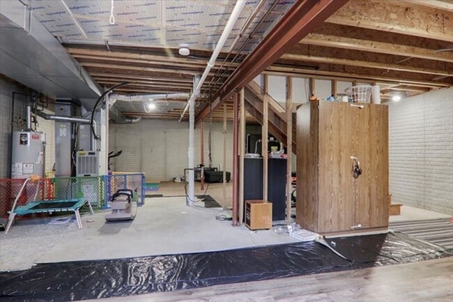 property at 1810 Vladimir Dr