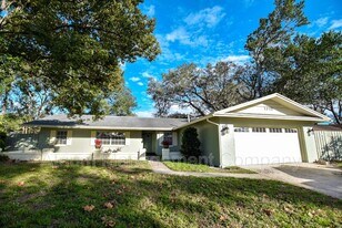 1318 Kewannee Trail in Maitland, FL - Building Photo