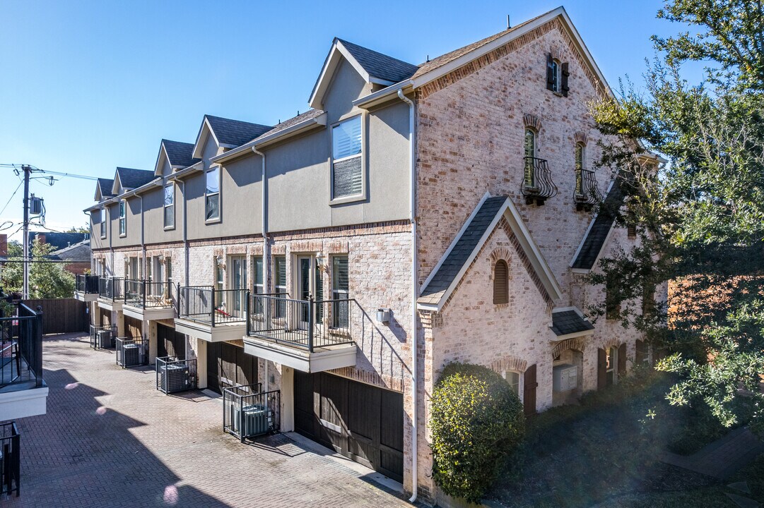 3439 McFarlin Blvd in Dallas, TX - Building Photo