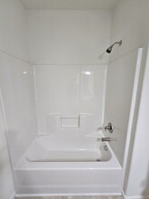 185 Bur Oak Dr in Taylors, SC - Building Photo - Building Photo