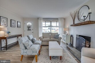 4801 Apple Tree Dr in Alexandria, VA - Building Photo - Building Photo