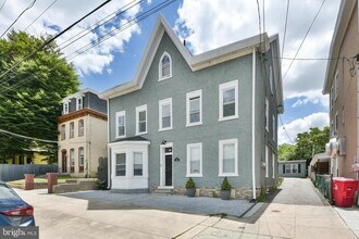 357 Lyceum Ave in Philadelphia, PA - Foto de edificio - Building Photo