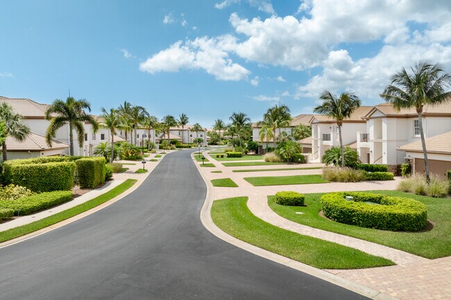 Players Cove in Naples, FL - Building Photo - Building Photo