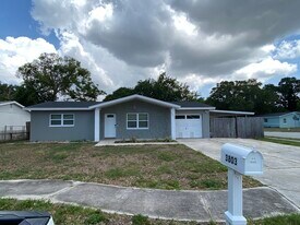3803 43rd Ave N in St. Petersburg, FL - Building Photo