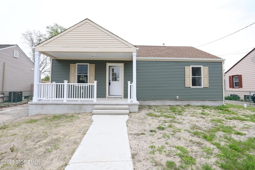 602 Chestnut St in Lakehurst, NJ - Building Photo