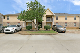 Parkview Apartments in Jackson, TN - Building Photo - Building Photo