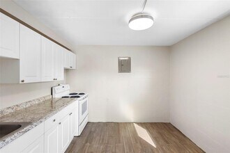 901 Colyer St in Orlando, FL - Building Photo - Building Photo