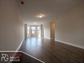 3405 W Fullerton Ave, Unit 2 in Chicago, IL - Building Photo