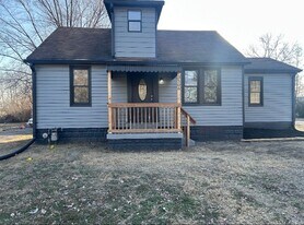 3306 Falling Springs Rd in Sauget, IL - Building Photo