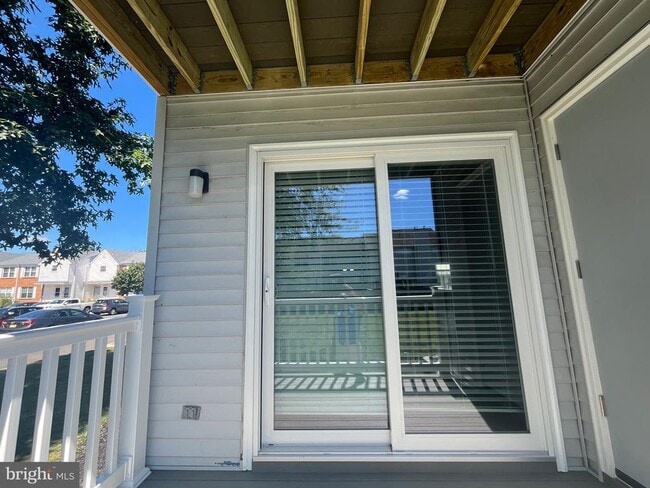 property at 815 Woodchip Rd