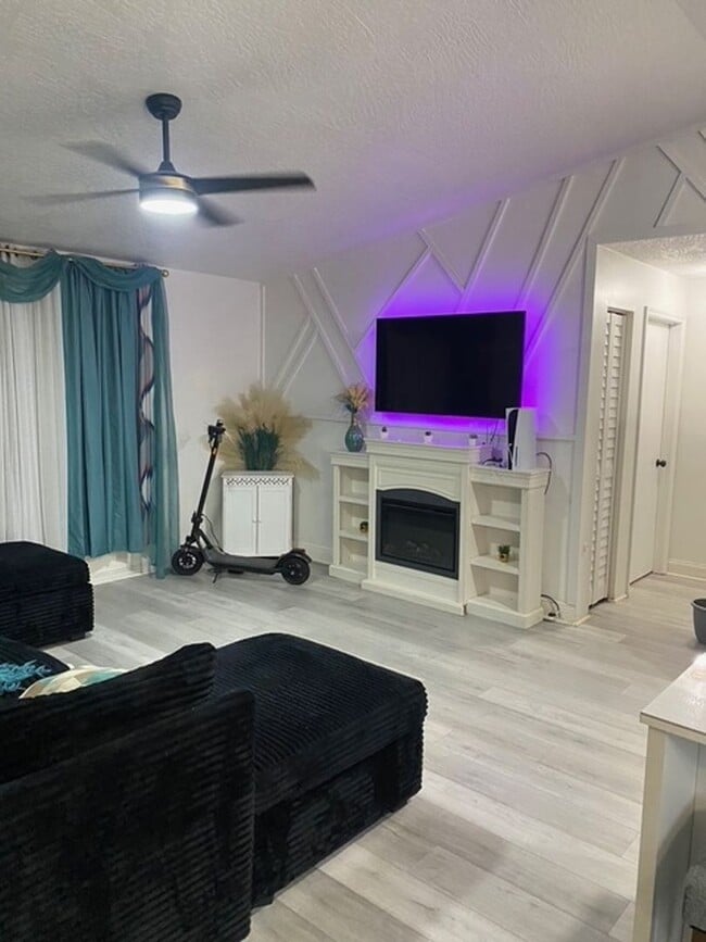 622 Tejon Ave SW in Palm Bay, FL - Foto de edificio - Building Photo
