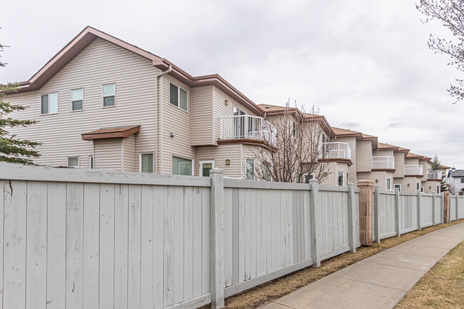 Trails Of Mill Creek Estates in Edmonton, AB - Building Photo - Building Photo