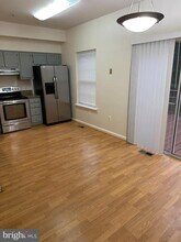 11130 Hollowbrook Rd in Owings Mills, MD - Foto de edificio - Building Photo