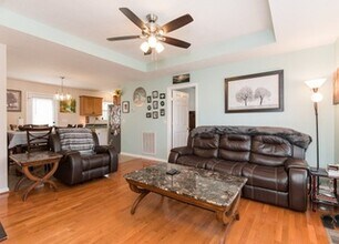 220 Woodmaker Ct in Nashville, TN - Foto de edificio - Building Photo