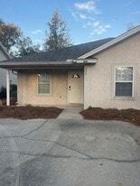 202 Leeswood Cir in Brunswick, GA - Building Photo