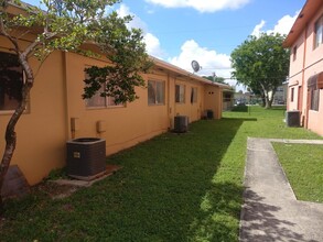 7380 NW 38th St in Hollywood, FL - Building Photo - Building Photo