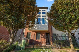 2824 Leeland St in Houston, TX - Building Photo - Building Photo