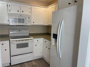 106 Red Bud Ct in Brunswick, GA - Building Photo - Building Photo