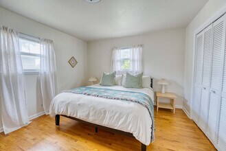 312 Crestview Dr in Bentonville, AR - Building Photo - Building Photo