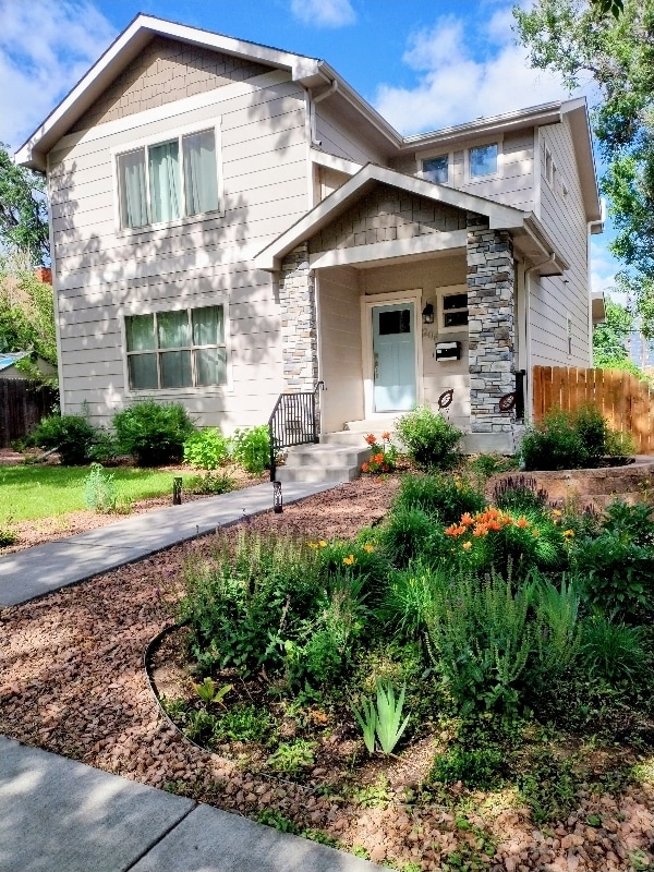 property at 208 Custer Ave