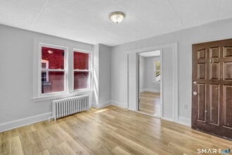 22 Harper St in Hartford, CT - Building Photo - Building Photo