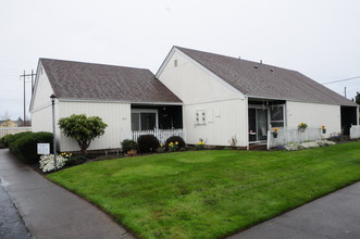 Hawthorne Park Apartments in Eugene, OR - Building Photo - Building Photo