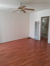 1419 E California Ave, Unit Apt B in Glendale, CA - Building Photo - Building Photo