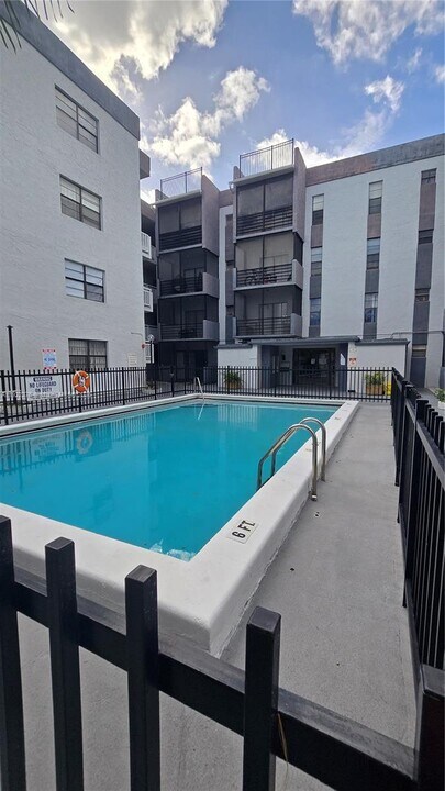 13500 NE 3rd Ct in North Miami, FL - Building Photo