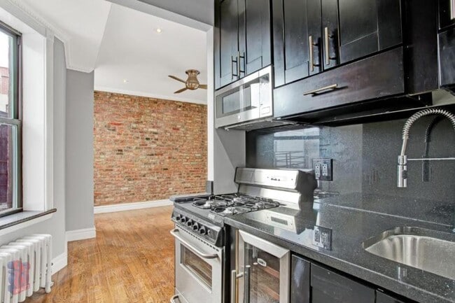 property at 432 E 13th St