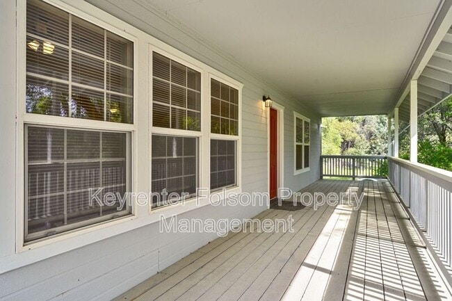 5456 Oak Leaf Cir in Placerville, CA - Building Photo - Building Photo