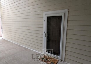 8045 Bienville Dr in Nashville, TN - Building Photo - Building Photo