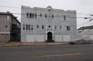 2697 Havenscourt Blvd in Oakland, CA - Foto de edificio - Building Photo