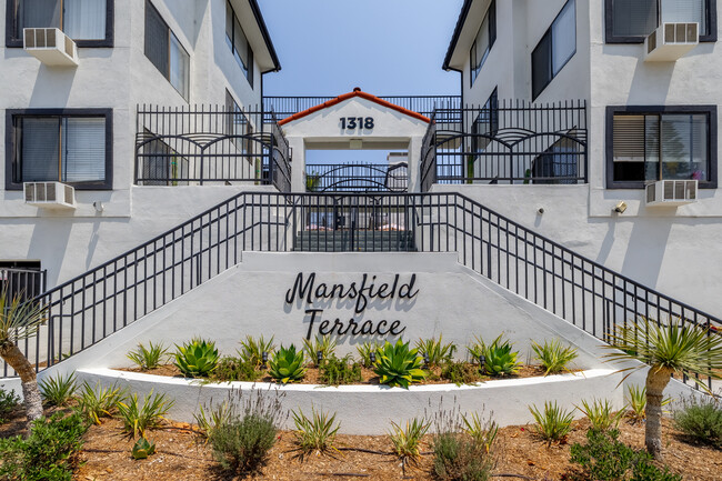 Mansfield Terrace Apartments in Los Angeles, CA - Foto de edificio - Building Photo