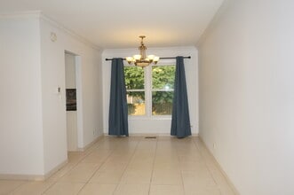 773 Cardinal Ln in Elk Grove Village, IL - Building Photo - Building Photo