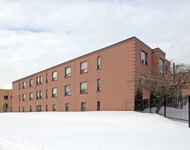 640 Kennedy Rd in Toronto, ON - Building Photo - Building Photo