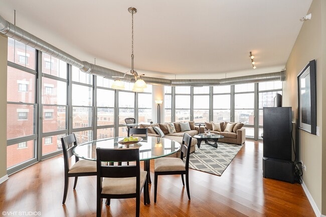 1200 W Monroe St in Chicago, IL - Building Photo - Building Photo