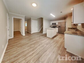 314 Walnut Crossing Dr in Whitsett, NC - Building Photo - Building Photo