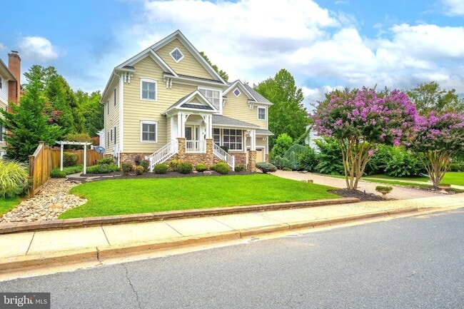 property at 5905 Lone Oak Dr