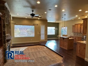 1634 E Sandhill Dr in Washington, UT - Building Photo - Building Photo