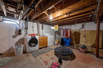 36 Whittle St in Mystic, CT - Building Photo - Building Photo