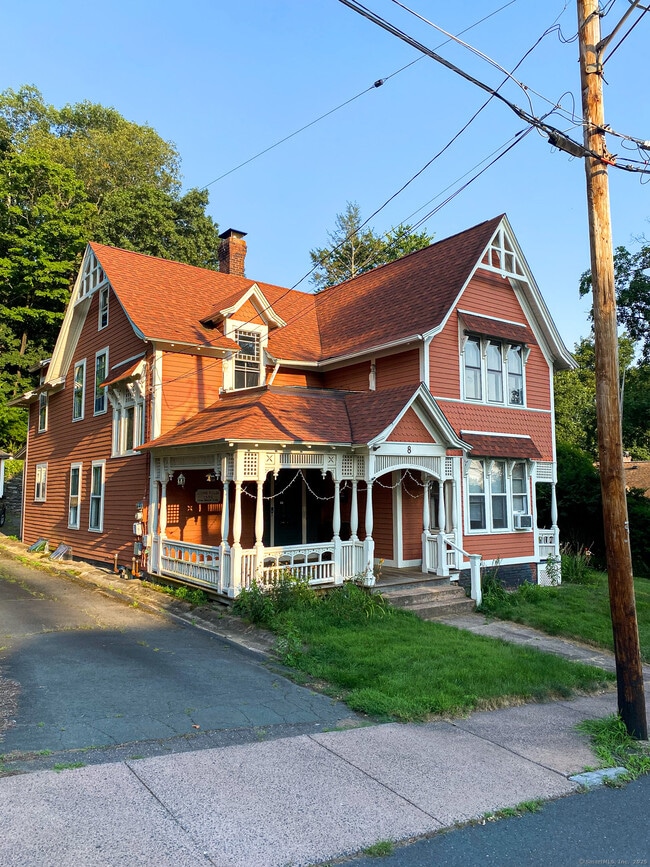 property at 8 N Park St
