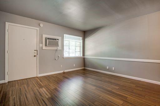 5816 Grassmere Ln in Dallas, TX - Building Photo - Building Photo