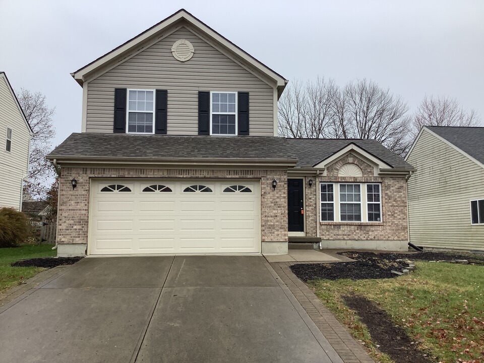 578 Weeping Willow Ln in Maineville, OH - Building Photo