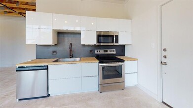 305 W 27th St, Unit 224 in Bryan, TX - Building Photo - Building Photo