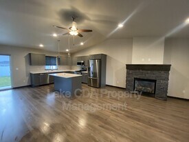 12397 N Cavanaugh Dr in Rathdrum, ID - Building Photo