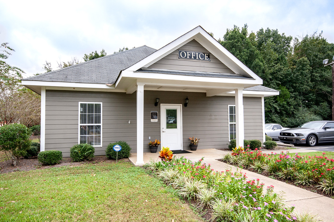 Village West Apartments II in Auburn, AL - Building Photo