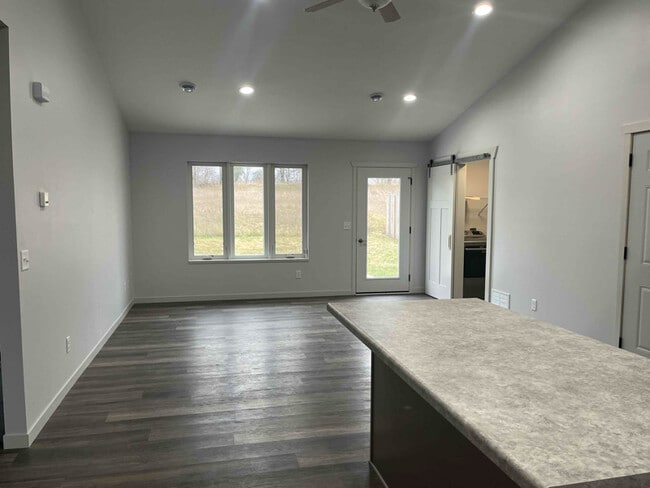 2303 Lake Ave in New Ulm, MN - Building Photo - Building Photo