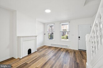 4447 N 19th St in Philadelphia, PA - Building Photo - Building Photo